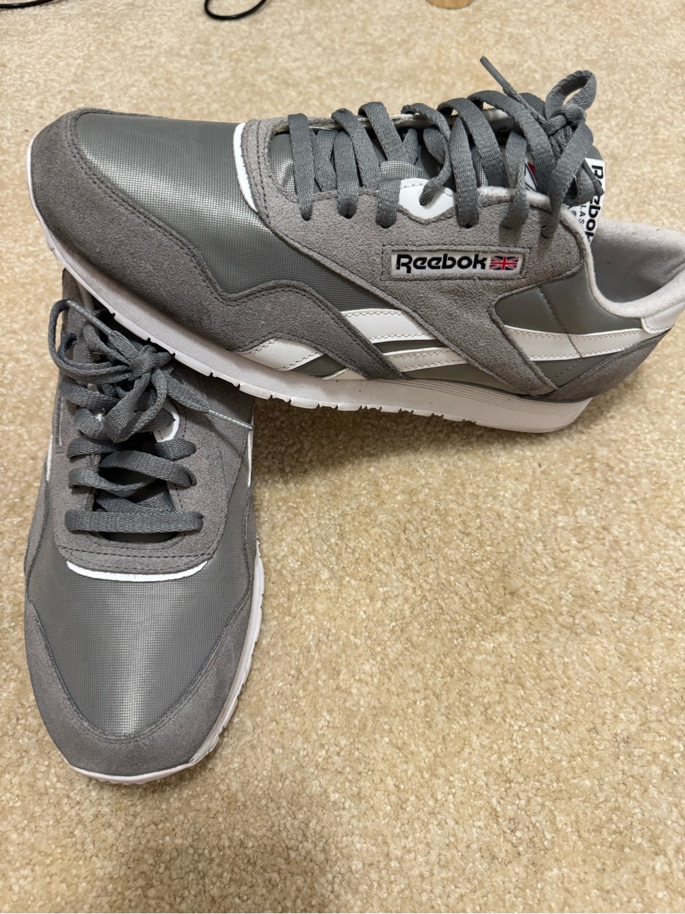 Reebok Men’s Gray and White Retro Runner Sneakers men’s size 13